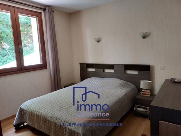 Maison T4  88m² sur sous-sol avec terrain 1900 m² en position dominante