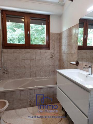 Maison T4  88m² sur sous-sol avec terrain 1900 m² en position dominante