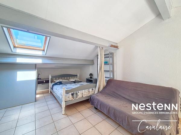 A 150 mètres des plages, appartement au premier et dernier étage de type 3 avec place de stationnement