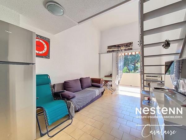 A 150 mètres des plages, appartement au premier et dernier étage de type 3 avec place de stationnement