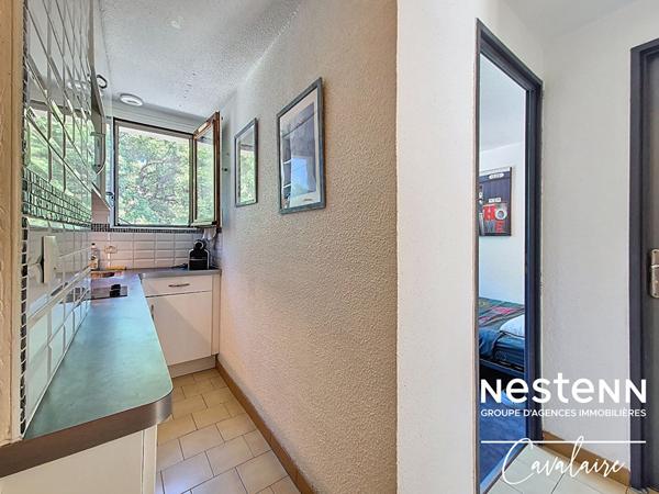 A 150 mètres des plages, appartement au premier et dernier étage de type 3 avec place de stationnement