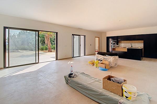 A VENDRE ! LORGUES, MAISON NEUVE, 160 m², 3 SUITES PARENTALES, PISCINE, QUARTIER PRISÉ