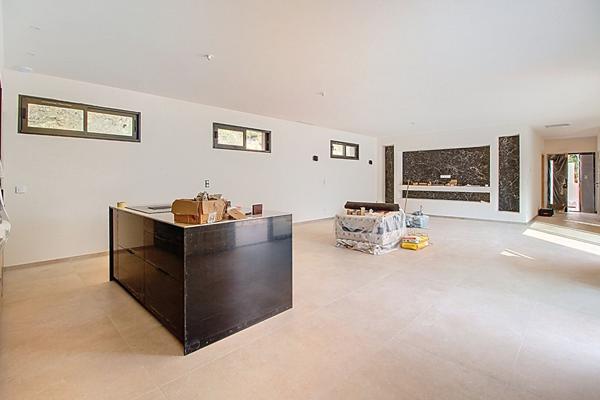 A VENDRE ! LORGUES, MAISON NEUVE, 160 m², 3 SUITES PARENTALES, PISCINE, QUARTIER PRISÉ