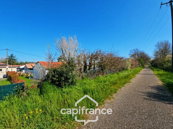 Maison de plain pied construite 2019, 3 chambres, jardin, garage, lumineuse, secteur calme, accès du jardin à la voie verte