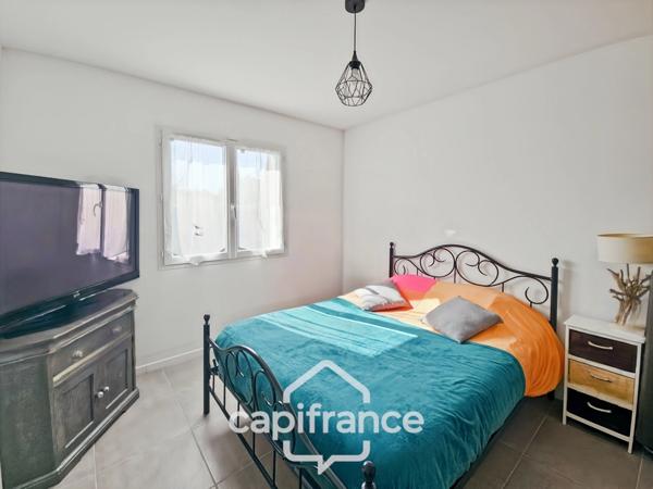 Maison de plain pied construite 2019, 3 chambres, jardin, garage, lumineuse, secteur calme, accès du jardin à la voie verte