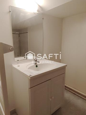 Immeuble centre de Jonzac avec jardin