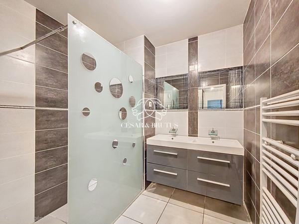 Appartement T3 avec grande terrasse dans résidence récente