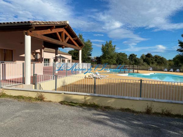 SAUVE, maison F3 avec terrasse dans résidence de tourisme avec piscine