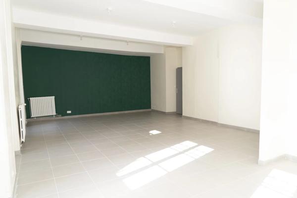 Vente                                                      Maison de ville
                        
                     11 pièces                      242 m2                     à Laon
