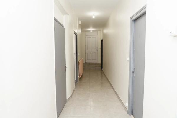Vente                                                      Maison de ville
                        
                     11 pièces                      242 m2                     à Laon