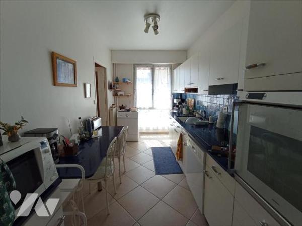 *** VIAGER OCCUPE ***  Femme de 82 ans.  Appartement T4 d'une superficie de 107.64m² idéalement...