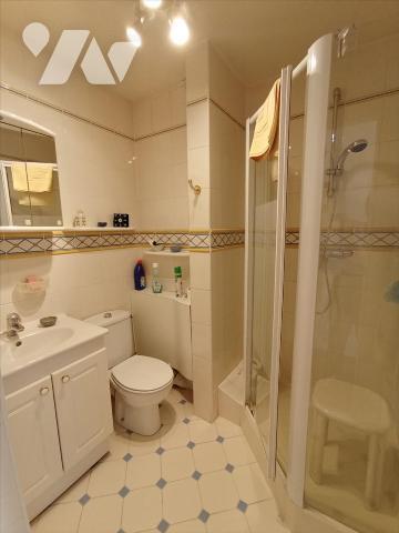 *** VIAGER OCCUPE ***  Femme de 82 ans.  Appartement T4 d'une superficie de 107.64m² idéalement...