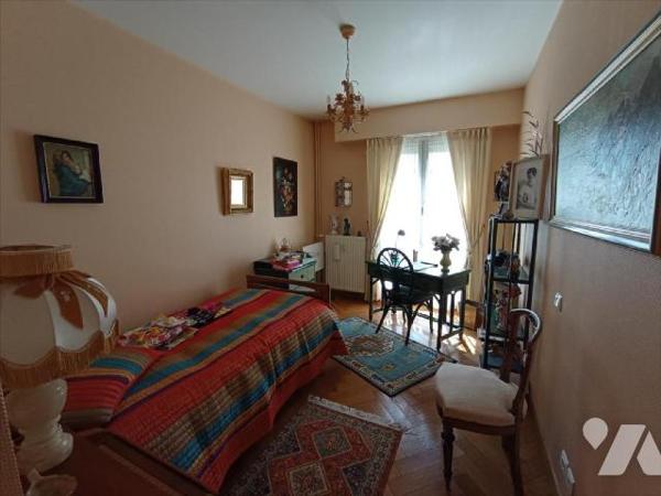 *** VIAGER OCCUPE ***  Femme de 82 ans.  Appartement T4 d'une superficie de 107.64m² idéalement...