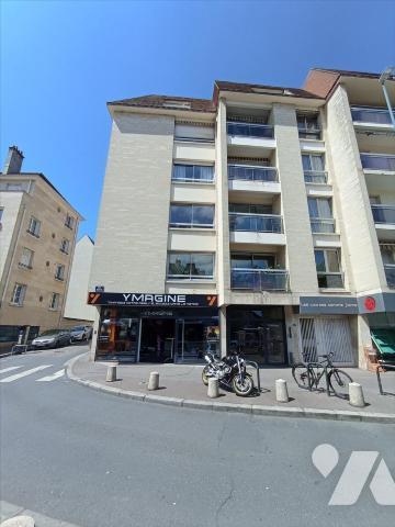 *** VIAGER OCCUPE ***  Femme de 82 ans.  Appartement T4 d'une superficie de 107.64m² idéalement...