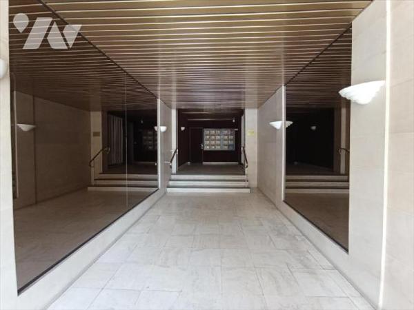 *** VIAGER OCCUPE ***  Femme de 82 ans.  Appartement T4 d'une superficie de 107.64m² idéalement...