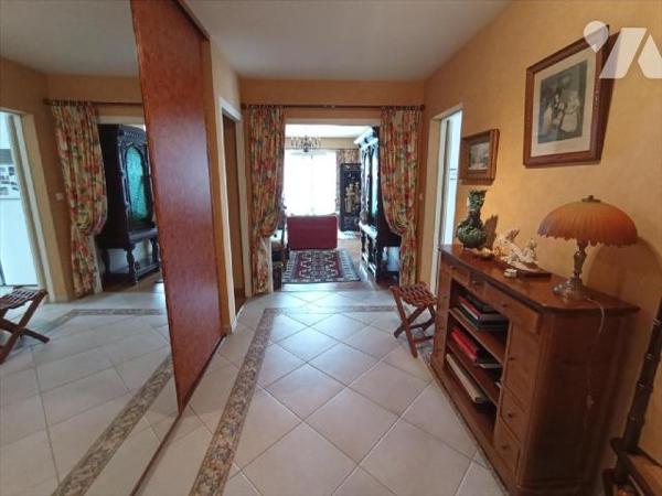 *** VIAGER OCCUPE ***  Femme de 82 ans.  Appartement T4 d'une superficie de 107.64m² idéalement...