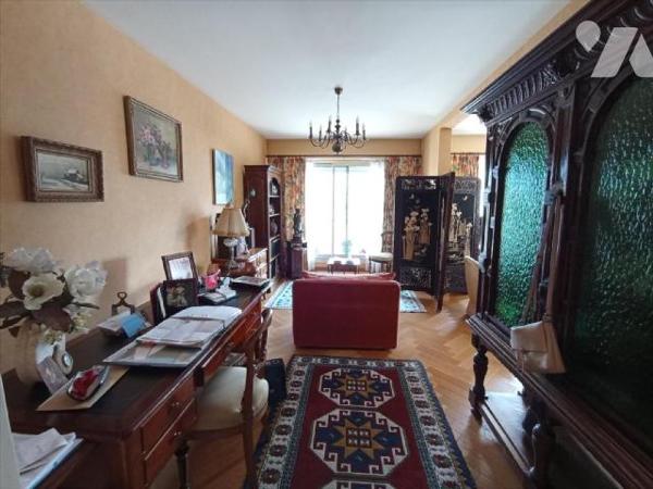 *** VIAGER OCCUPE ***  Femme de 82 ans.  Appartement T4 d'une superficie de 107.64m² idéalement...
