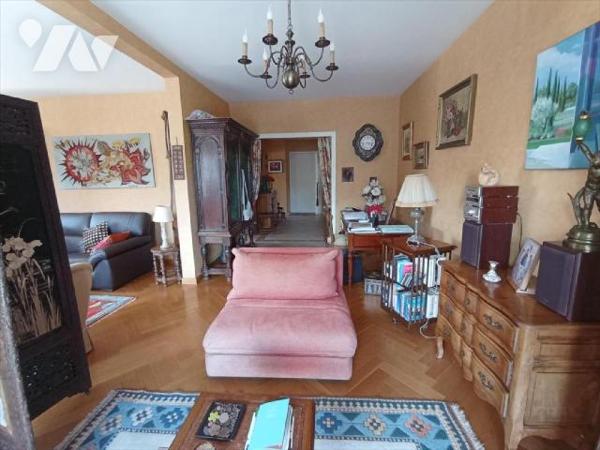 *** VIAGER OCCUPE ***  Femme de 82 ans.  Appartement T4 d'une superficie de 107.64m² idéalement...