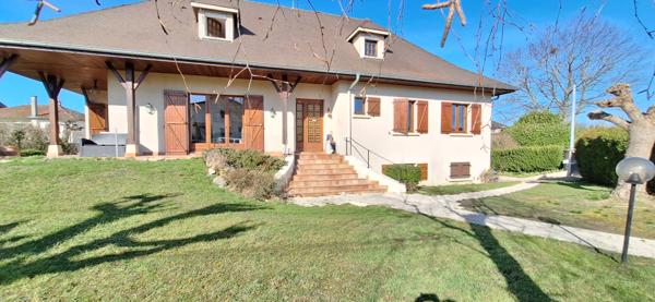 Maison  Bourgeoise spacieuse  de 171 m2  , 5 ch à vendre à Bourg-en-Bresse - Réf: Fs3380
