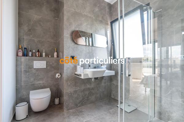 Vente Maison235 m² - 8 Pièces - SAINT MAUR DES FOSSES (94100)