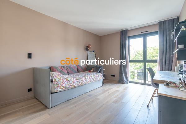 Vente Maison235 m² - 8 Pièces - SAINT MAUR DES FOSSES (94100)