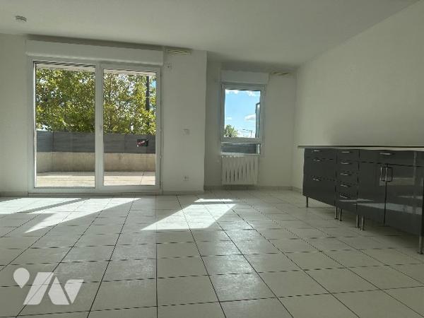 T2 RECENT AVEC GARAGE VENISSIEUX