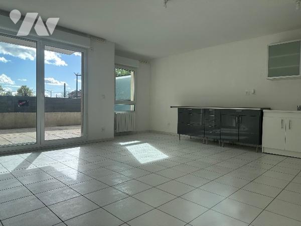 T2 RECENT AVEC GARAGE VENISSIEUX