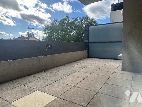 T2 RECENT AVEC GARAGE VENISSIEUX