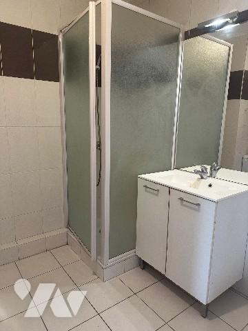 T2 RECENT AVEC GARAGE VENISSIEUX