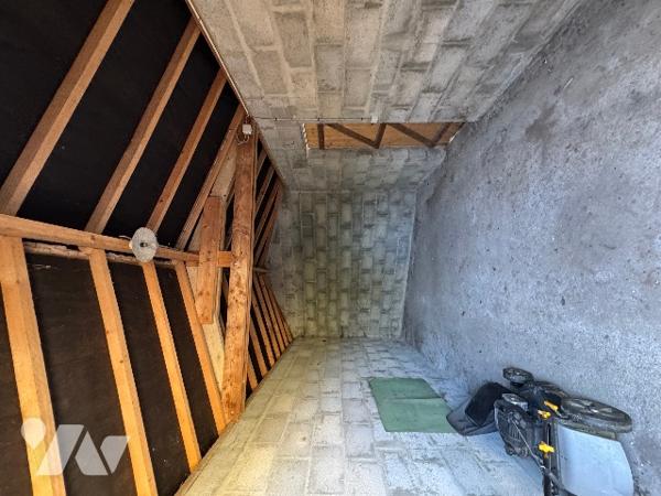 PACE (Orne) - longère à usage d'habitation 84 m² (travaux à prévoir), proche d' ALENCON grand jardin