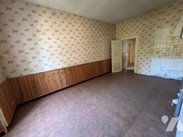 PACE (Orne) - longère à usage d'habitation 84 m² (travaux à prévoir), proche d' ALENCON grand jardin