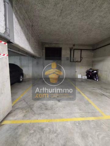 Vente                                                      Parking
                        
                                         18 m2                     à La Queue-en-Brie