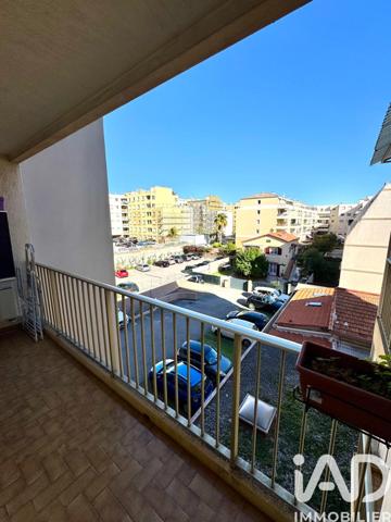 Appartement à vendre 3 pièces 75 m² Saint-Laurent-du-Var