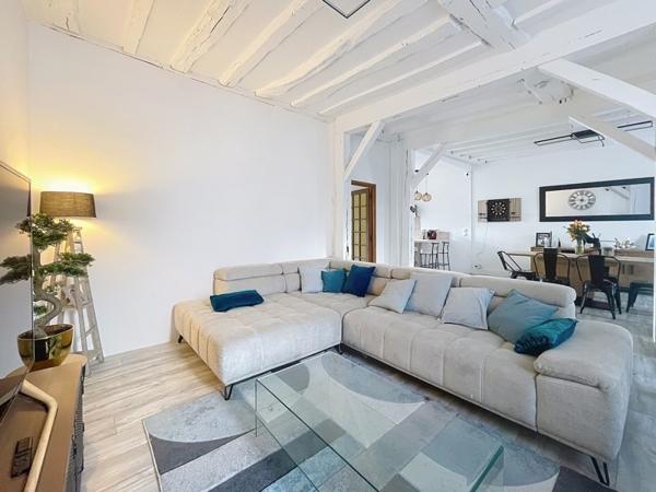 Maison à vendre 289 900 € Artenay 7 p 156 m² DPE D