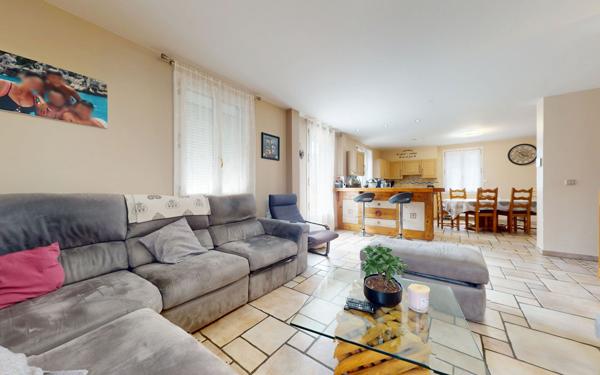 Maison à vendre    5 pièces • 140 m2 Marignier