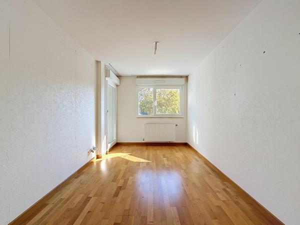 Appartement avec terrasse, garage et parking
