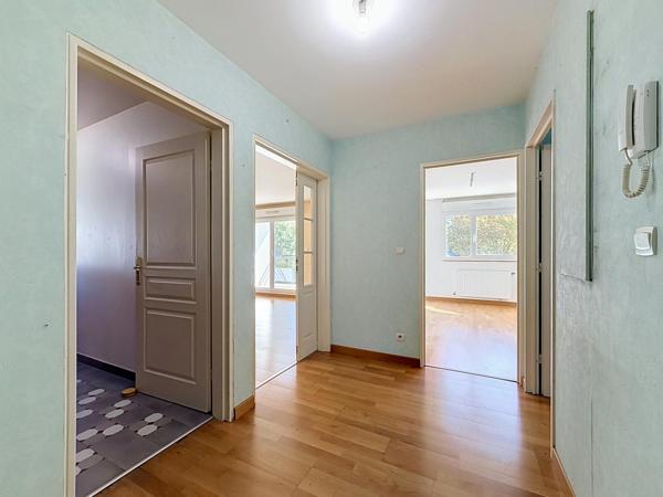 Appartement avec terrasse, garage et parking
