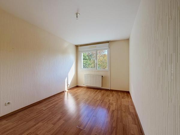 Appartement avec terrasse, garage et parking