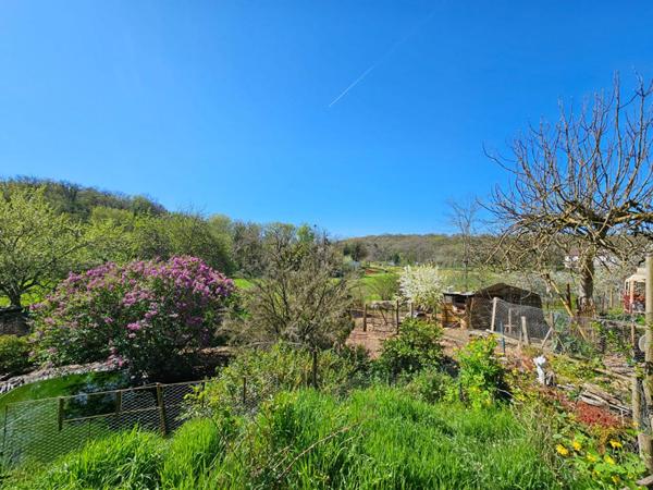 212 000 euros - TURENNE corps de FERME en pierre à rénover avec PIGEONNIER - idéal gite, chambres d'hotes ... 1 Hectare de terrain