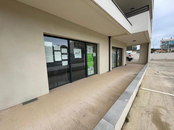 Folelli (20213) À louer – Local commercial / Bureaux – Disponible au 1er janvier 2026