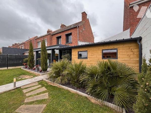 A 15mn d'Hazebrouck / Commune de STEENBECQUE/ COUP DE COEUR pour cette superbe maison rénovée a...