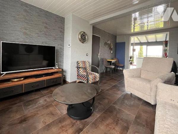 A 15mn d'Hazebrouck / Commune de STEENBECQUE/ COUP DE COEUR pour cette superbe maison rénovée a...