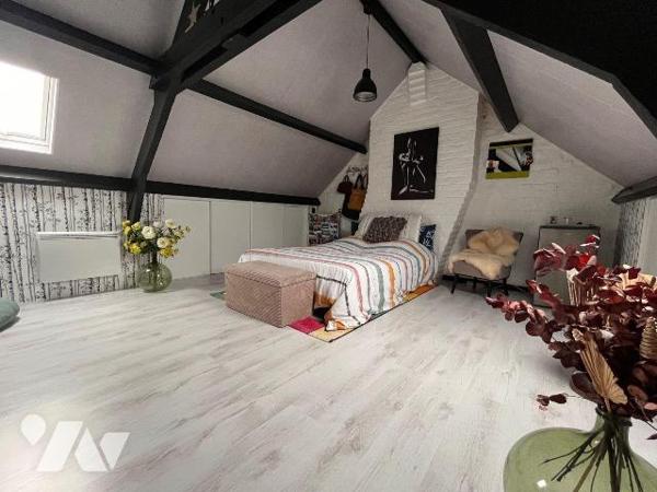 A 15mn d'Hazebrouck / Commune de STEENBECQUE/ COUP DE COEUR pour cette superbe maison rénovée a...