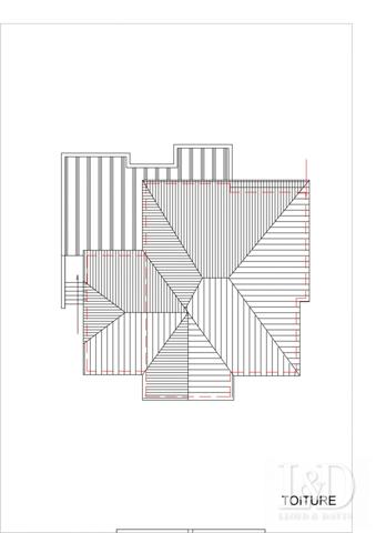 Un charme architectural traditionnel dans un cadre verdoyant.