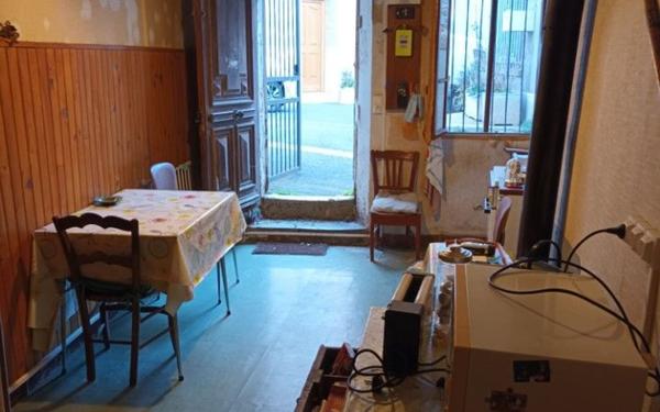 Maison à vendre    8 pièces •  Caramany