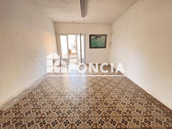 Location Local commercial 2 pièces 45.55 m² - 10, PLACE DU GENERAL DE GAULLE Cuers 83390