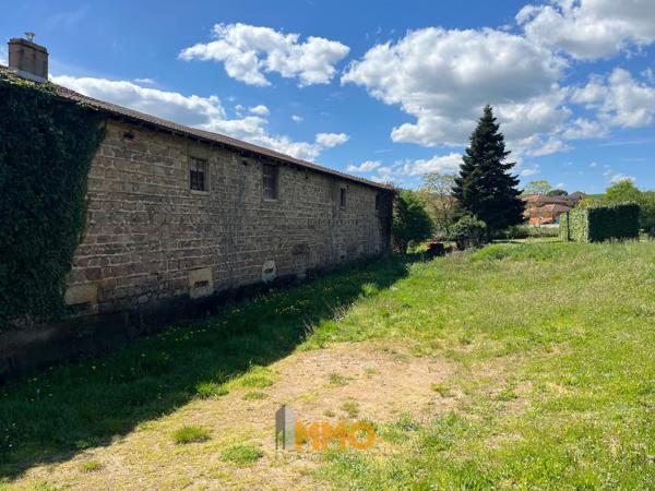 CORPS DE FERME AVEC DEPENDANCES ET VUE