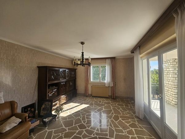 Maison à vendre 171 359 € Montguyon 7 p 151 m² DPE E