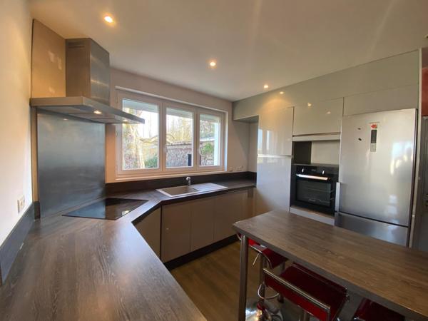 Maison de plain-pieds avec jardin