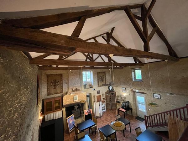 Propriété en pierre de la fin du 19eme siècle avec 12 chambres